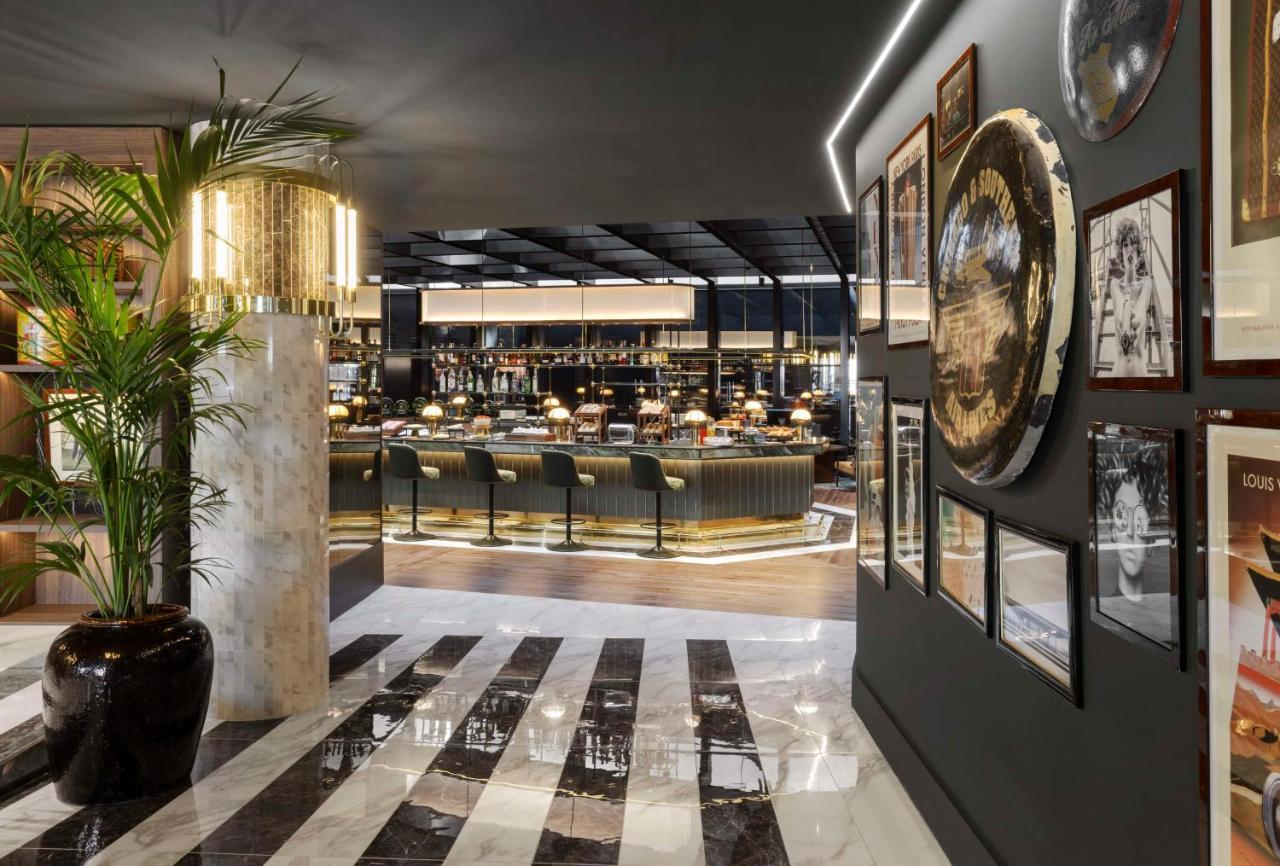 Radisson Collection Hotel, Santa Sofia Milan Exterior photo The interior of the restaurant