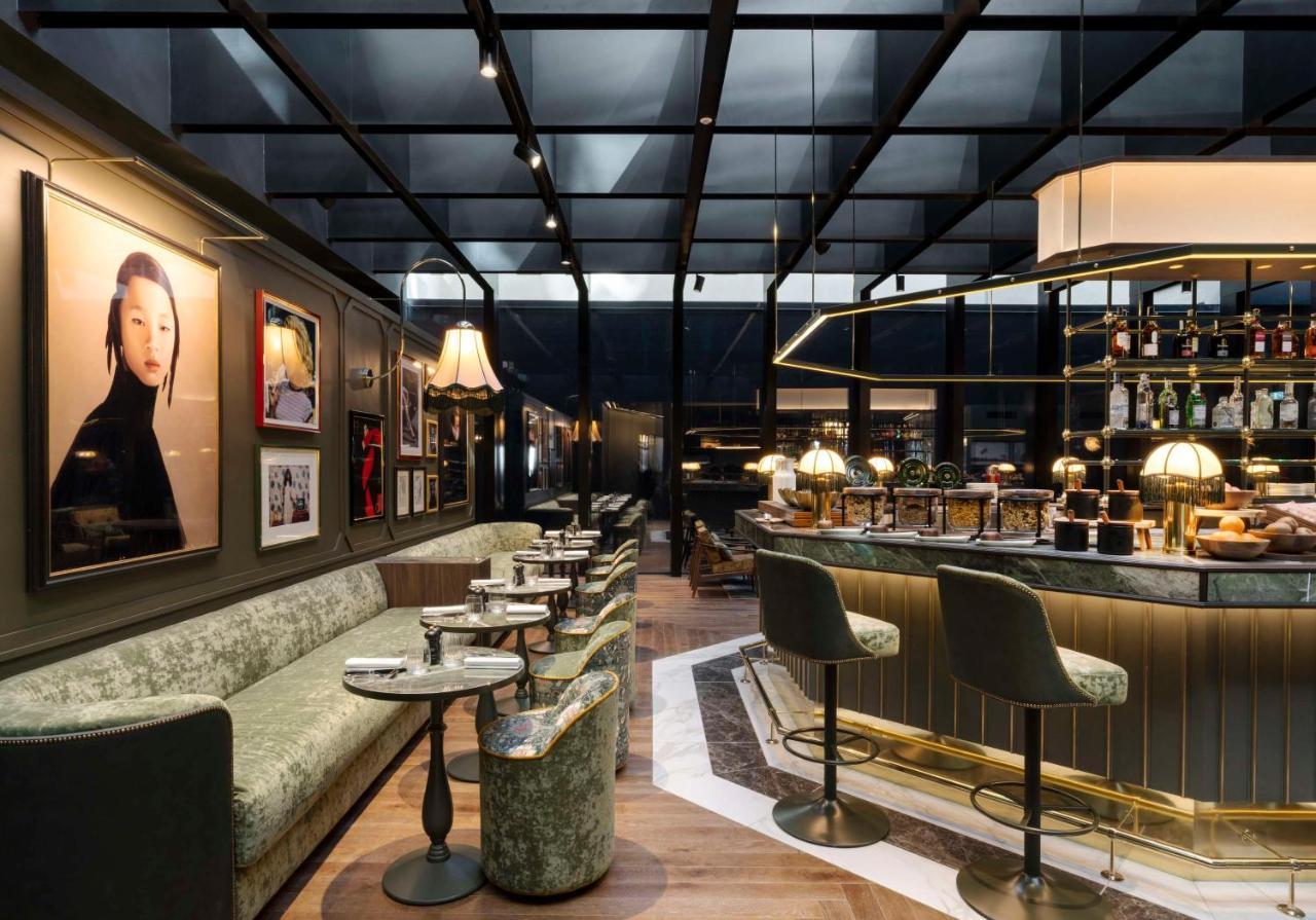 Radisson Collection Hotel, Santa Sofia Milan Exterior photo The interior of the bar