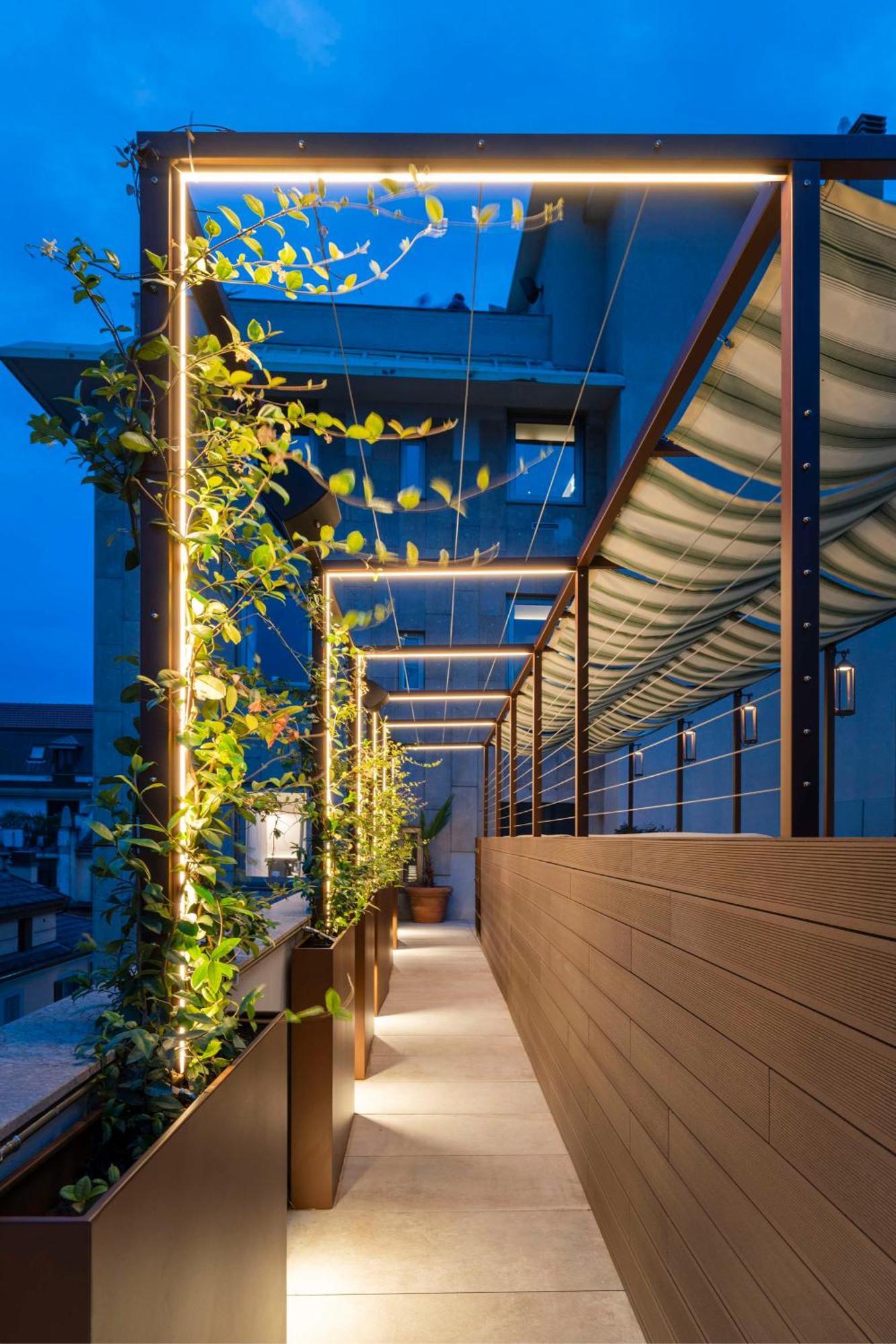 Radisson Collection Hotel, Santa Sofia Milan Exterior photo The rooftop garden at the hotel